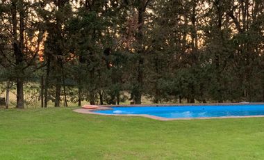 Casa en venta - 4 Dormitorios 4 Baños - Cocheras - 1.007Mts2 - Benavidez