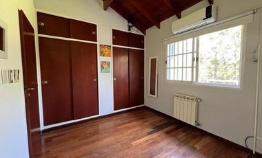 Casa en venta - 4 Dormitorios 4 Baños - Cocheras - 1.007Mts2 - Benavidez