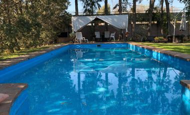 Casa en venta - 4 Dormitorios 4 Baños - Cocheras - 1.007Mts2 - Benavidez