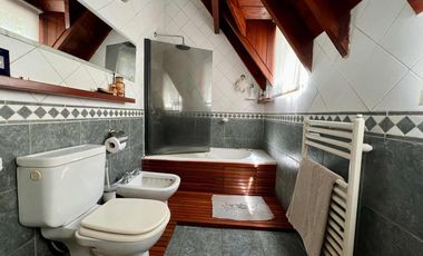 Casa en venta - 4 Dormitorios 4 Baños - Cocheras - 1.007Mts2 - Benavidez