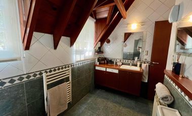 Casa en venta - 4 Dormitorios 4 Baños - Cocheras - 1.007Mts2 - Benavidez