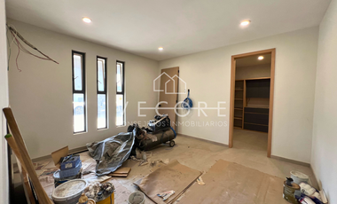 CASA EN VENTA EN BOSQUE CEDROS, ARBOLADA BOSQUES DE SANTA ANITA, TLAJOMULCO