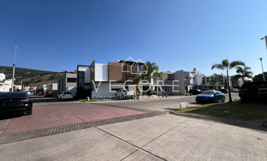 CASA EN VENTA EN BOSQUE CEDROS, ARBOLADA BOSQUES DE SANTA ANITA, TLAJOMULCO