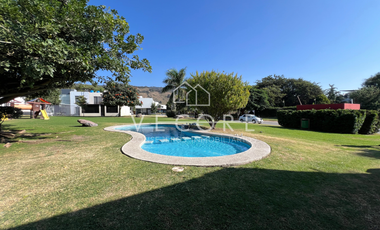 CASA EN VENTA EN BOSQUE CEDROS, ARBOLADA BOSQUES DE SANTA ANITA, TLAJOMULCO