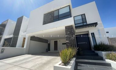 CASA EN VENTA EN RESIDENCIAL ASTURIAS FRENTE A PARQUE