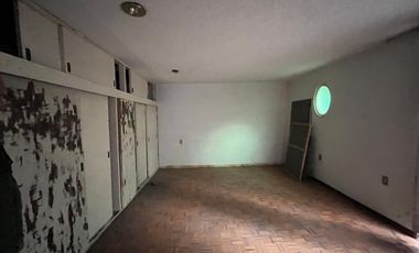 Casa para remodelar en Venta Paseos de Churubusco, Iztapalapa, CDMX.