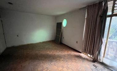 Casa para remodelar en Venta Paseos de Churubusco, Iztapalapa, CDMX.