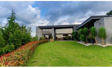 EXCLUSIVA CASA  EN ARRIENDO  EN ALTO DE LAS PALMAS - ACABADOS DE LUJO