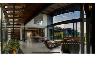 EXCLUSIVA CASA  EN ARRIENDO  EN ALTO DE LAS PALMAS - ACABADOS DE LUJO