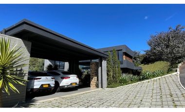 EXCLUSIVA CASA  EN ARRIENDO  EN ALTO DE LAS PALMAS - ACABADOS DE LUJO