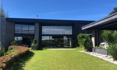 EXCLUSIVA CASA  EN ARRIENDO  EN ALTO DE LAS PALMAS - ACABADOS DE LUJO