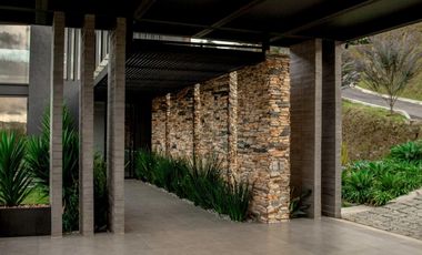 EXCLUSIVA CASA  EN ARRIENDO  EN ALTO DE LAS PALMAS - ACABADOS DE LUJO