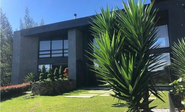 EXCLUSIVA CASA  EN ARRIENDO  EN ALTO DE LAS PALMAS - ACABADOS DE LUJO