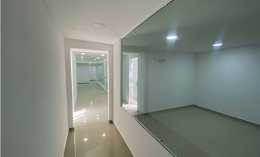 SE ARRIENDA LOCAL COMERCIAL SOBRE LA AVENIDA DEL LIBERTADOR