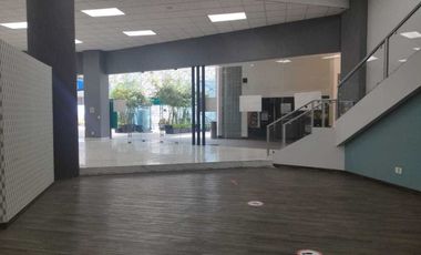 Local en Renta o Venta en Interlomas en Roof Garden (m2lc724)