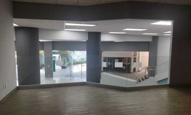 Local en Renta o Venta en Interlomas en Roof Garden (m2lc724)