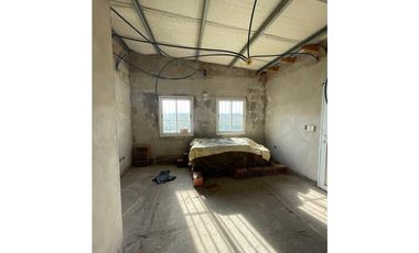 CASA 3 DORMITORIOS 75% terminado