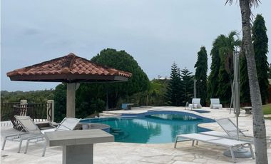 Venta de Casa más Terreno en San Carlos
