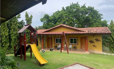 Venta de Casa más Terreno en San Carlos