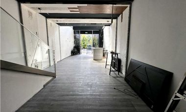 ALQUILER DE LOCAL EN  CALLE URUGUAY INCLUYE MN, 145M2