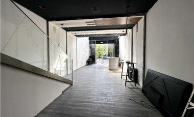 ALQUILER DE LOCAL EN  CALLE URUGUAY INCLUYE MN, 145M2