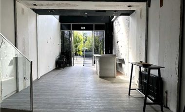 ALQUILER DE LOCAL EN  CALLE URUGUAY INCLUYE MN, 145M2