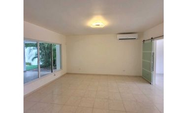 Se vende casa en.Costa de las Perlas