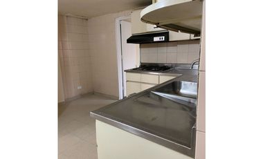 Venta de apartamento barrio Niza. La America