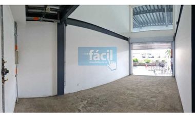 Local en el Norte de Cali - Plazoleta en Servicentro Menga