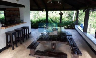 Finca 100% hecha muy cerca a Puerto Berrio junto a Ruta del Sol