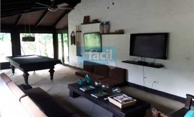 Finca 100% hecha muy cerca a Puerto Berrio junto a Ruta del Sol