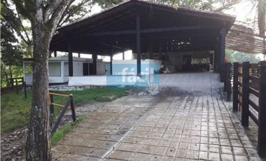 Finca 100% hecha muy cerca a Puerto Berrio junto a Ruta del Sol