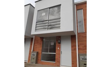 SE ARRIENDA CASA EN CONJUNTO MONTEBONITO RESERVADO-DOSQUEBRADAS