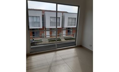 SE ARRIENDA CASA EN CONJUNTO MONTEBONITO RESERVADO-DOSQUEBRADAS