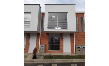 SE ARRIENDA CASA EN CONJUNTO MONTEBONITO RESERVADO-DOSQUEBRADAS