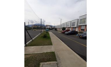 SE ARRIENDA CASA EN CONJUNTO MONTEBONITO RESERVADO-DOSQUEBRADAS