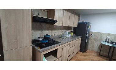 Casa unifamiliar de 3 niveles con terraza en venta en Calatrava Itagui