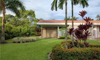 CASA CAMPESTRE EN VENTA  COND SANTA TERESITA CERCA A VILLAVICENCIO