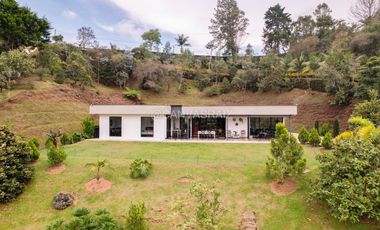 Casa Campestre en Arriendo Rionegro Vereda El Carmín