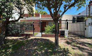 Casa en alquiler en Parque Quirno