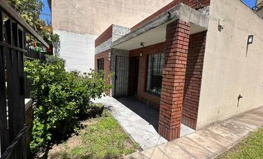Casa en alquiler en Parque Quirno