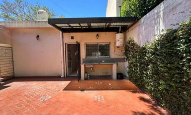 Casa en alquiler en Parque Quirno