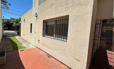 Casa en alquiler en Parque Quirno