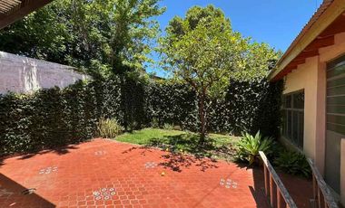 Casa en alquiler en Parque Quirno