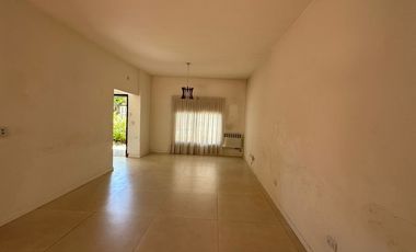 Casa en alquiler en Parque Quirno