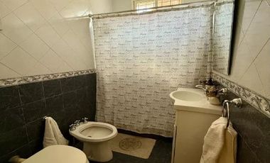Casa PH en venta en Ramos Mejia Sur