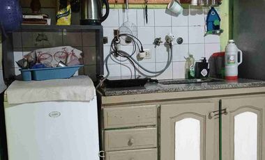 VENTA CASA 3 AMB VARELA CON LOCAL Y DPTOS PARA ALQ