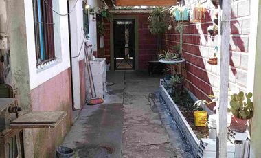 VENTA CASA 3 AMB VARELA CON LOCAL Y DPTOS PARA ALQ