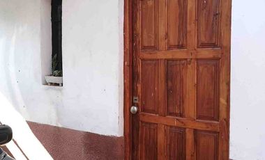 VENTA CASA 3 AMB VARELA CON LOCAL Y DPTOS PARA ALQ