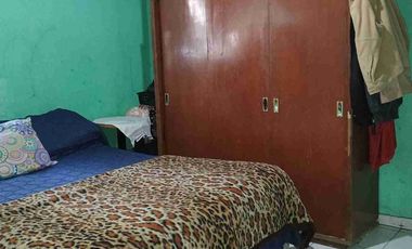 VENTA CASA 3 AMB VARELA CON LOCAL Y DPTOS PARA ALQ